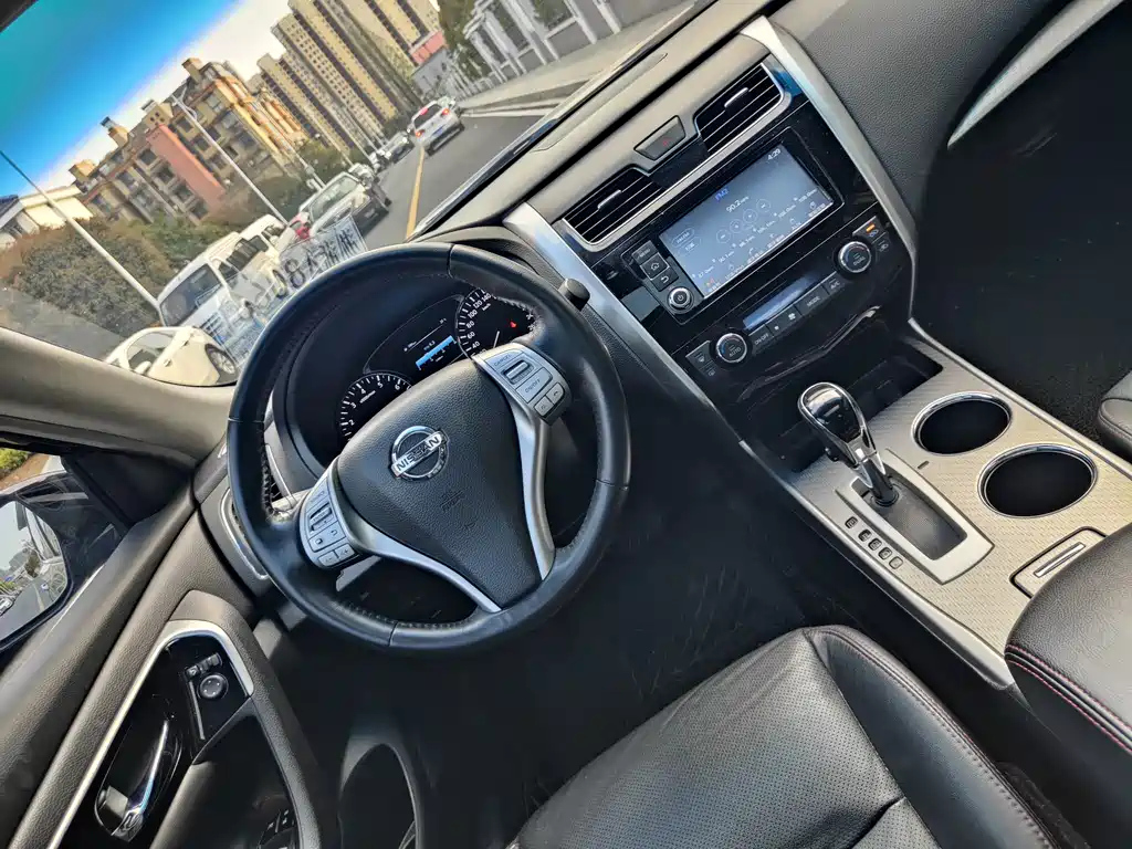 NISSAN TEANA 2016
