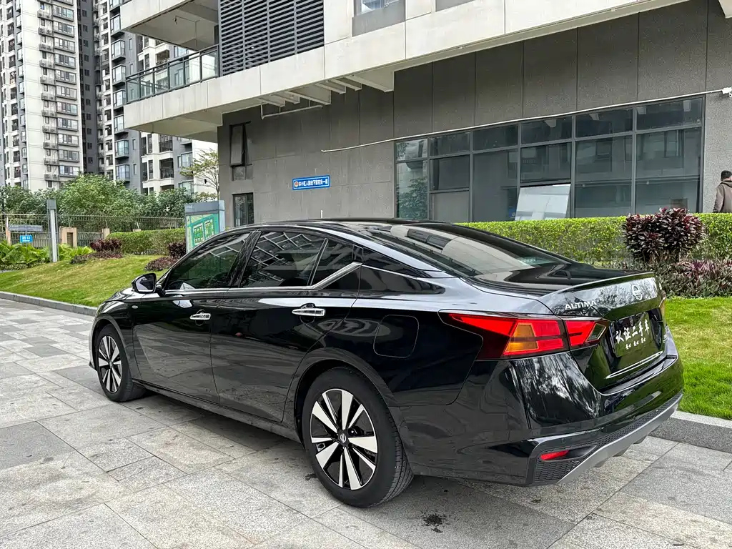 NISSAN TEANA 2022
