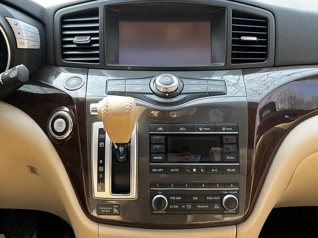 NISSAN QUEST 2014