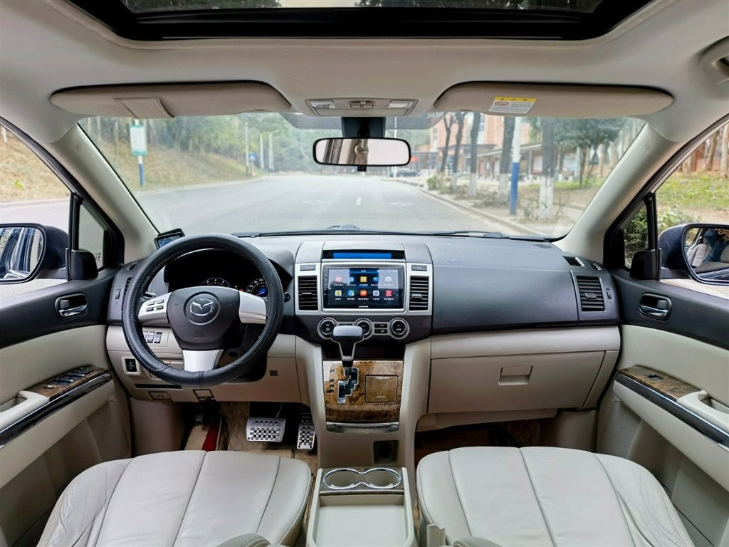 MAZDA 8 2011