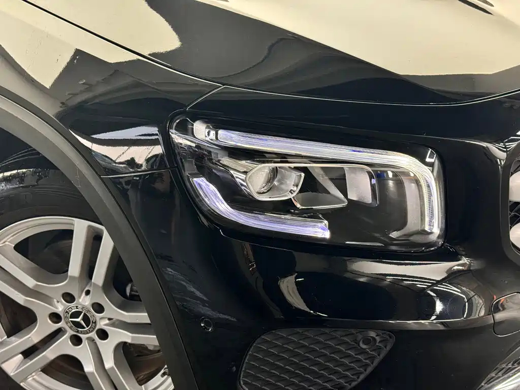MERCEDES BENZ GLB 2021