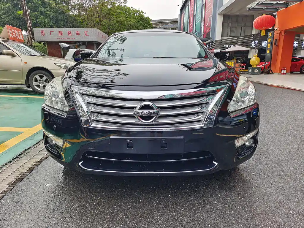 NISSAN TEANA 2015