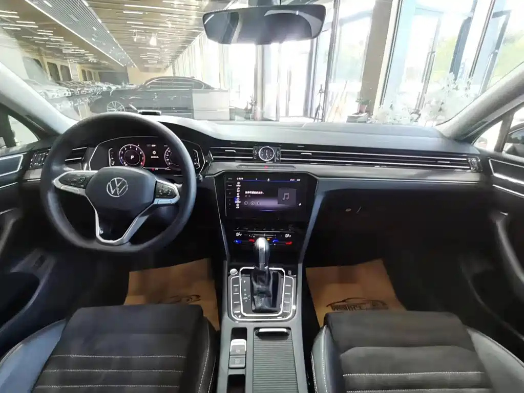 VOLKSWAGEN MAGOTAN 2020