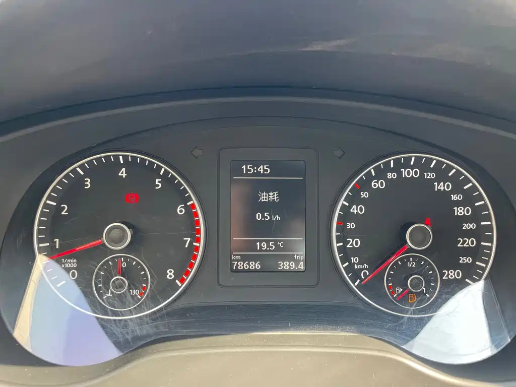 VOLKSWAGEN SAGITAR 2015