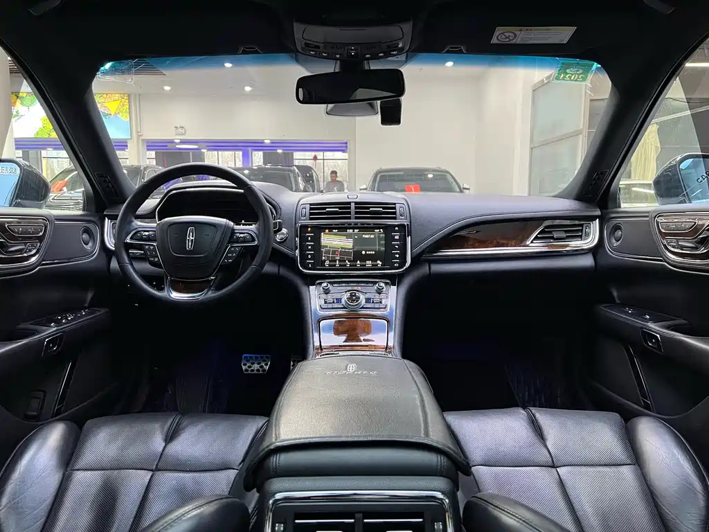 LINCOLN CONTINENTAL 2019