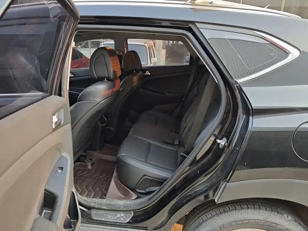 HYUNDAI TUCSON 2017