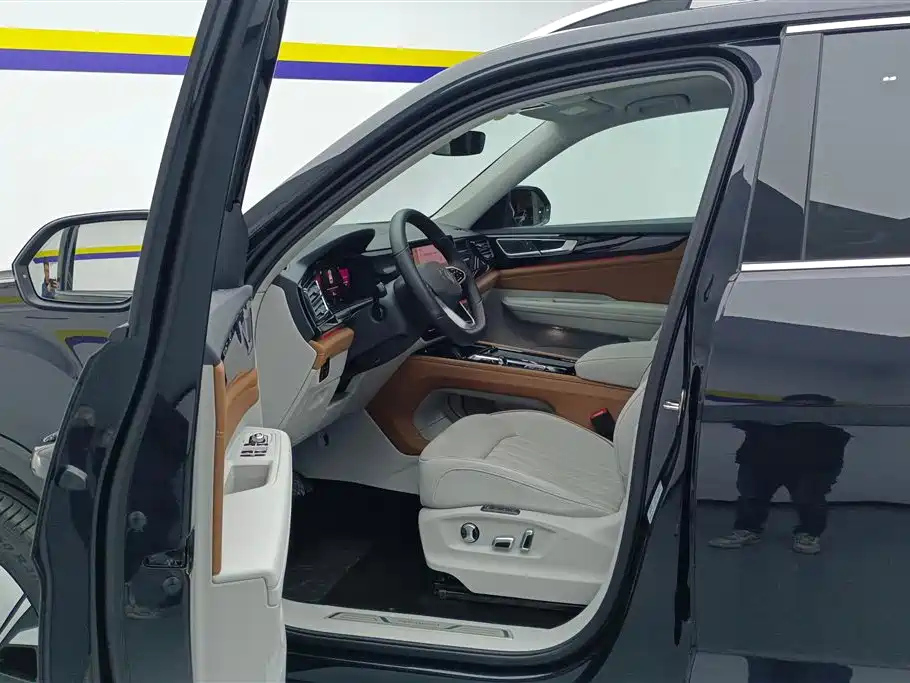 VOLKSWAGEN TOURAN 2022