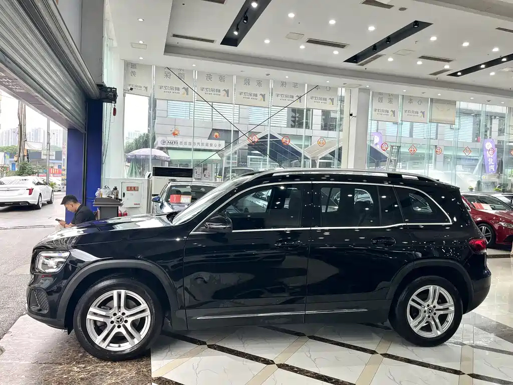 MERCEDES BENZ GLB 2022