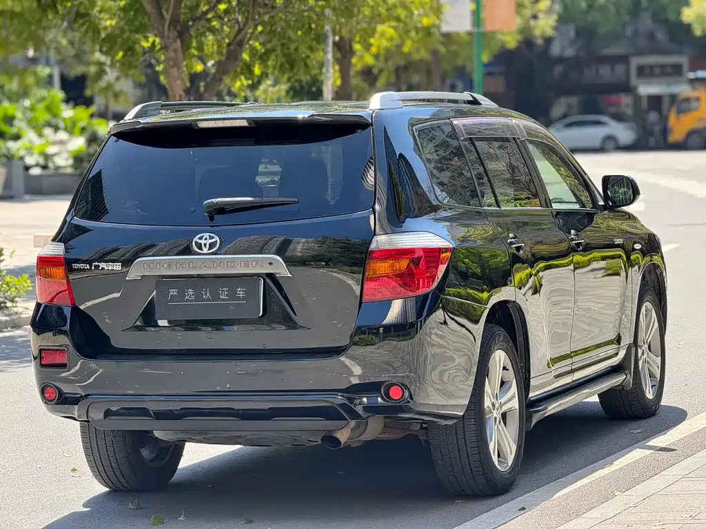 TOYOTA HIGHLANDER 2011