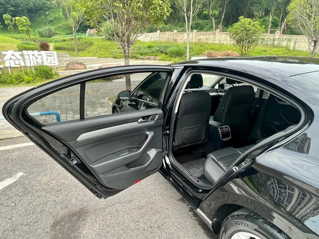 VOLKSWAGEN MAGOTAN 2018