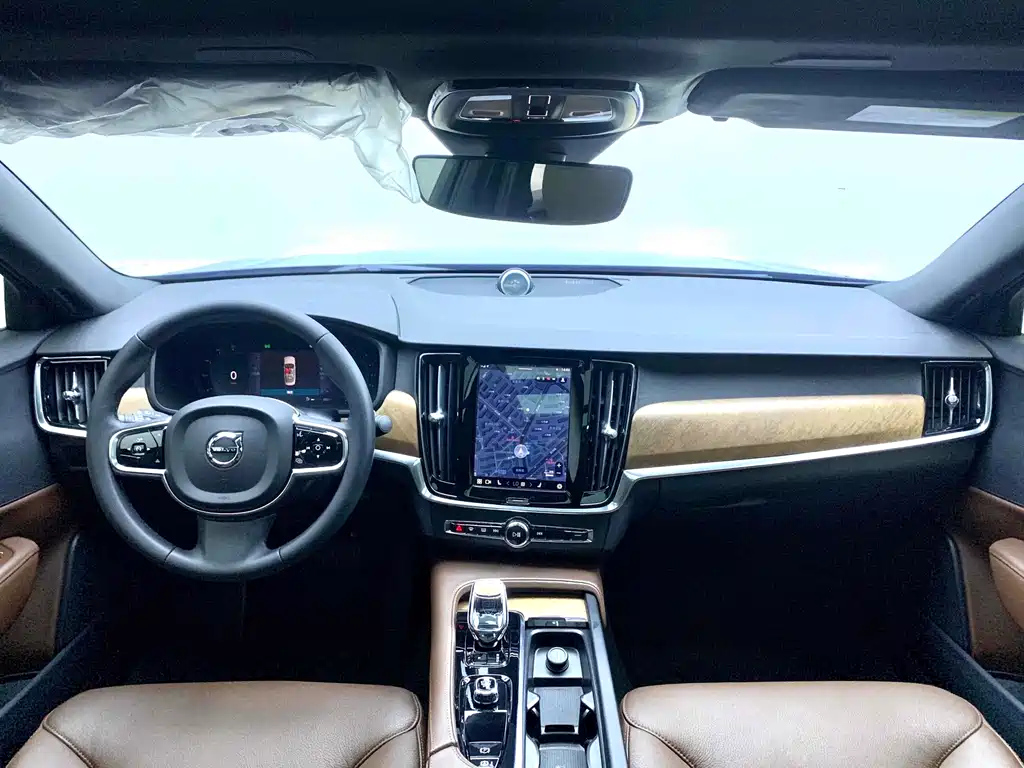 VOLVO S90 2023