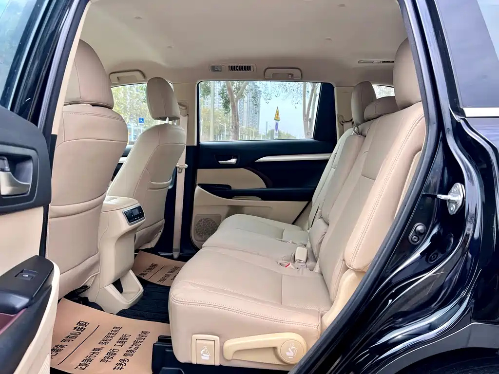 TOYOTA HIGHLANDER 2016