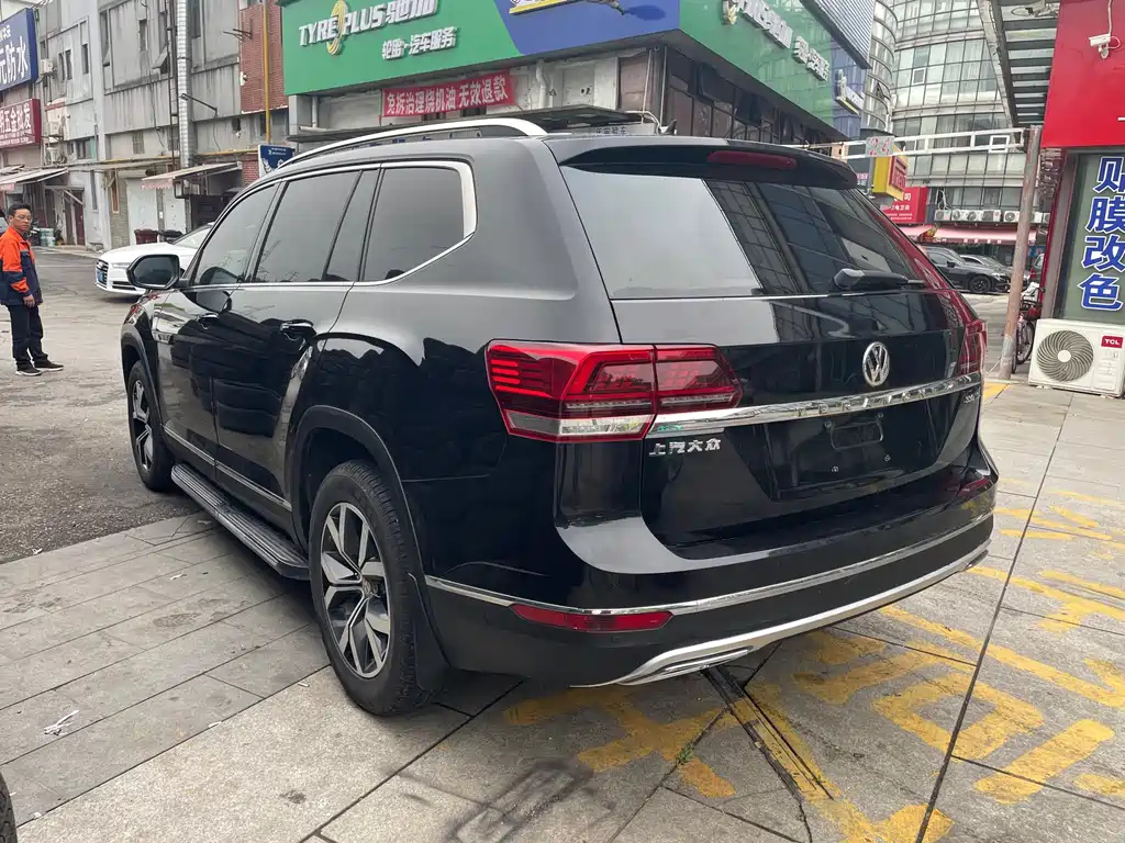 VOLKSWAGEN TOURAN 2018