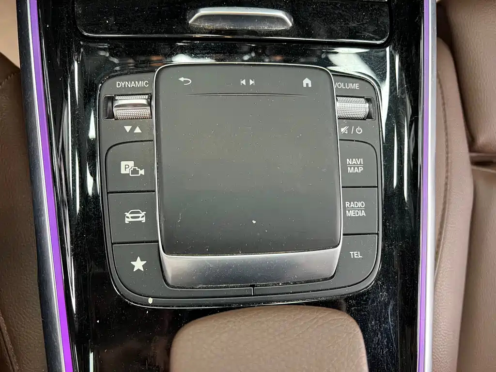 MERCEDES BENZ GLB 2023