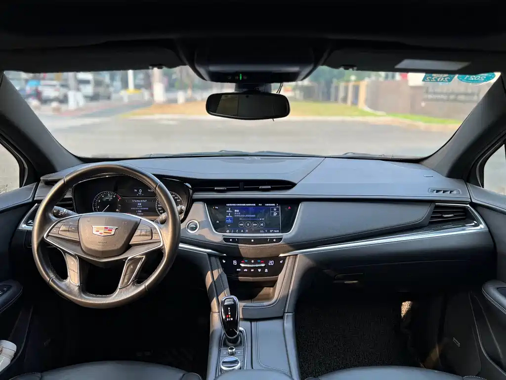 CADILLAC XT5 2020