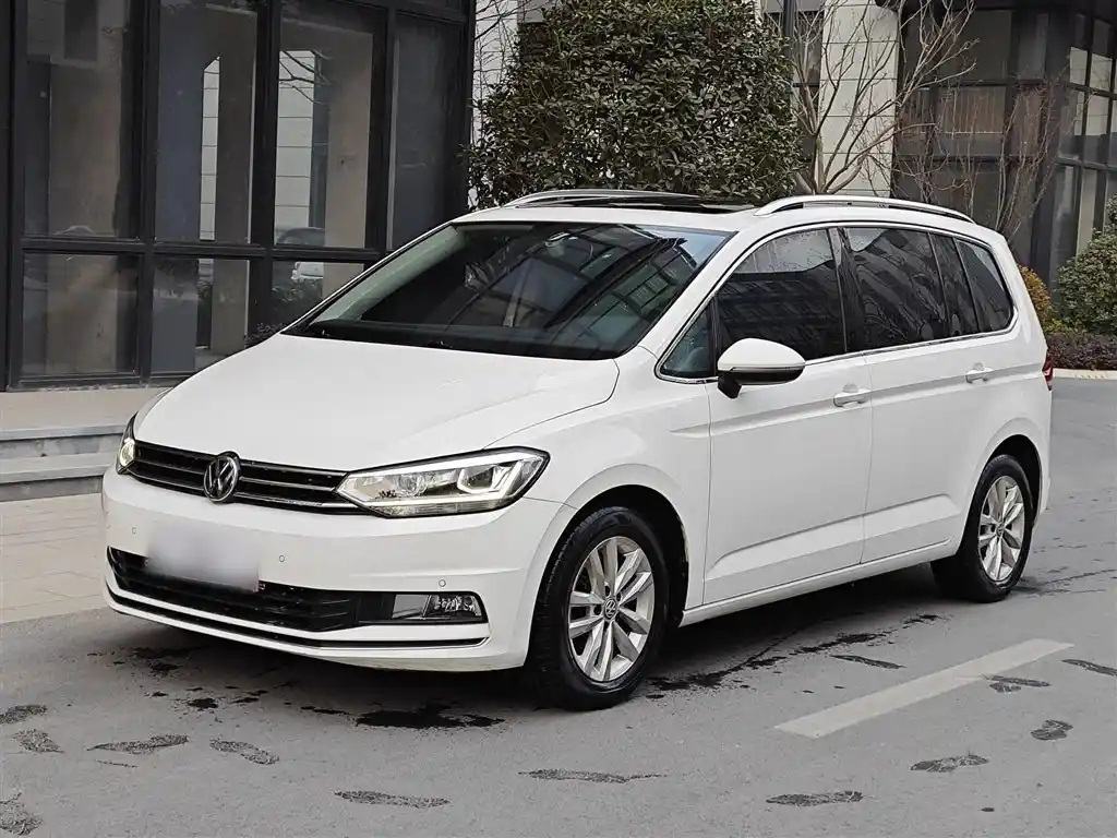 VOLKSWAGEN TOURAN 2018