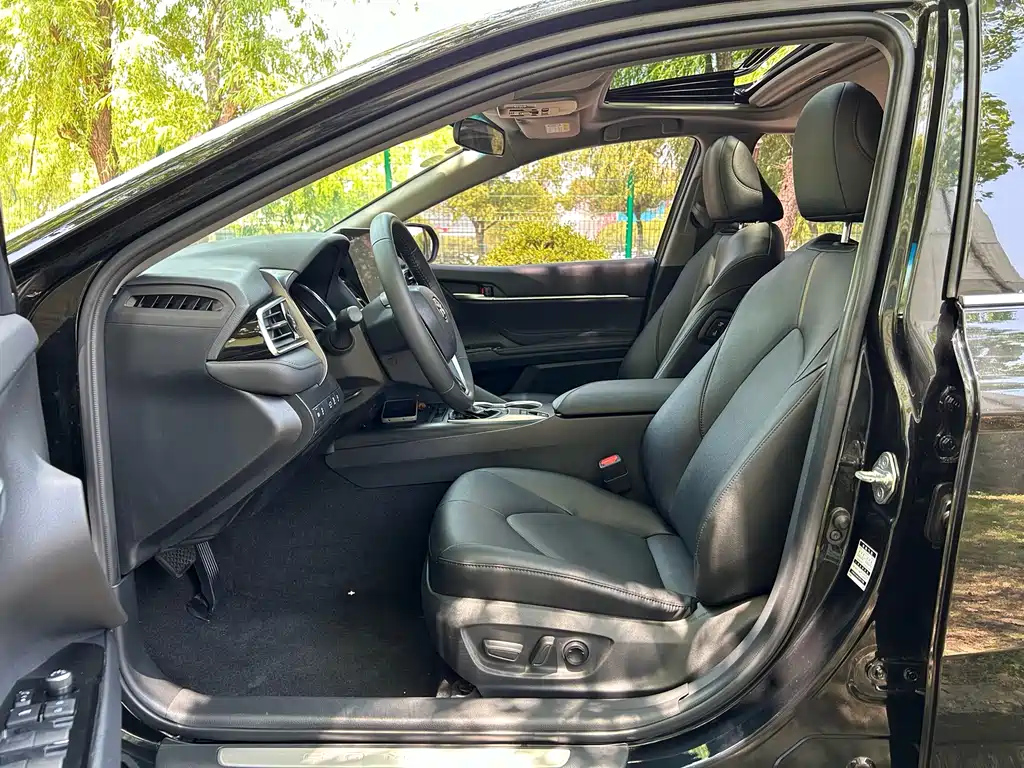TOYOTA CAMRY 2021