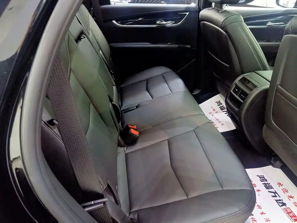 CADILLAC XT5 2021