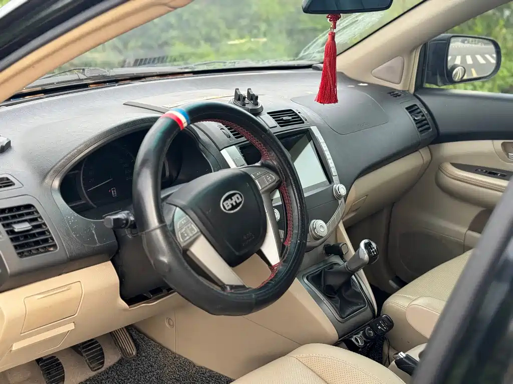 BYD S6 2013