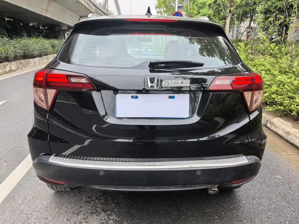 HONDA VEZEL 2015