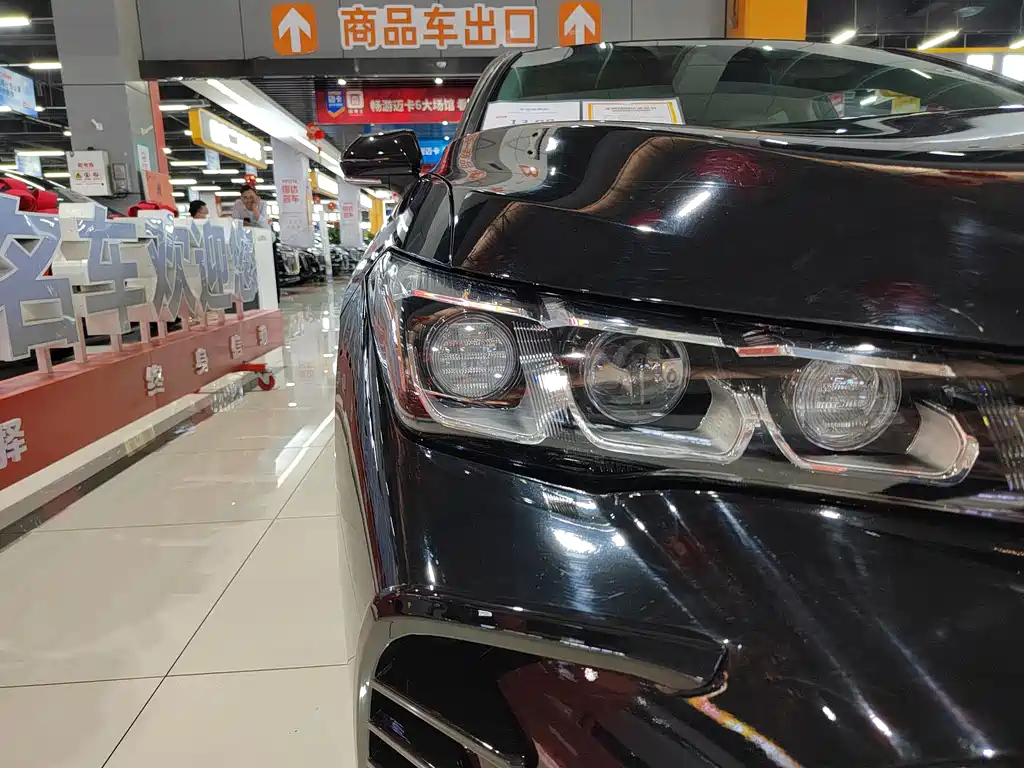 TOYOTA AVALON 2019