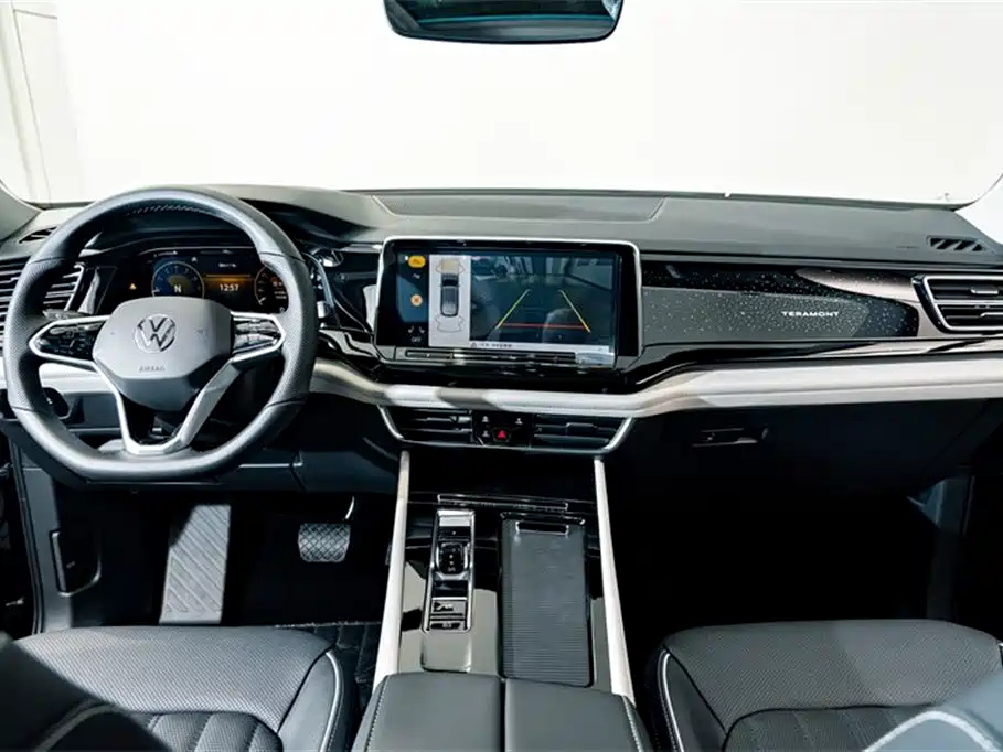 VOLKSWAGEN TOURAN 2023
