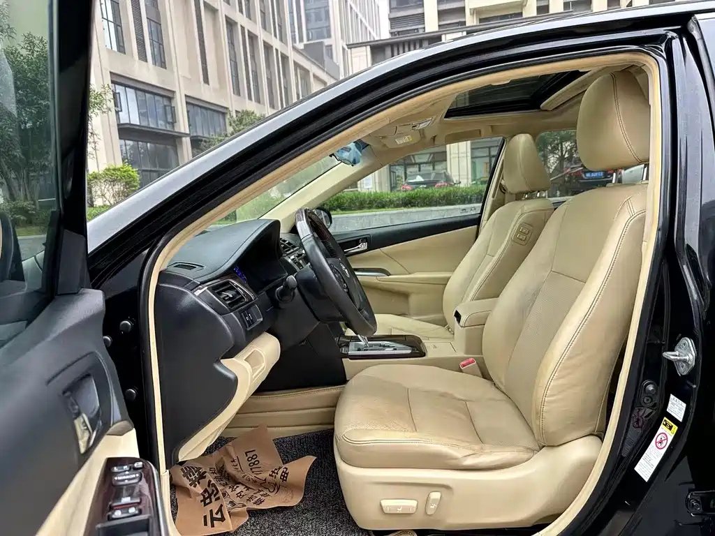 TOYOTA CAMRY 2015
