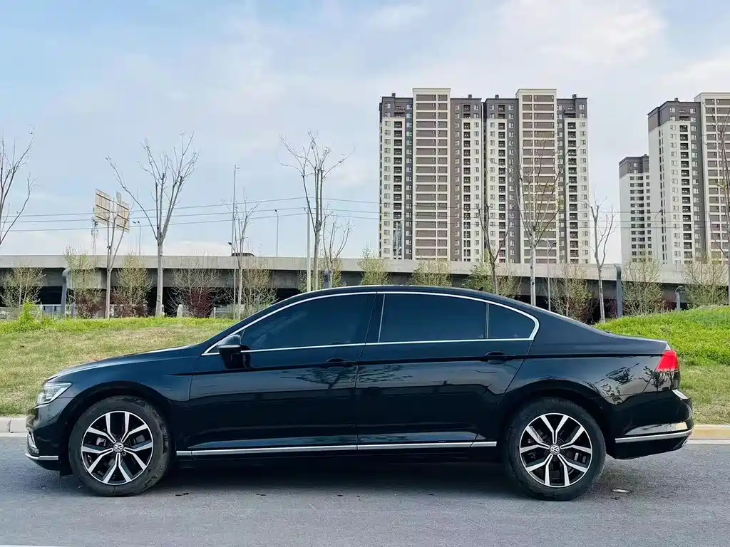 VOLKSWAGEN MAGOTAN 2020