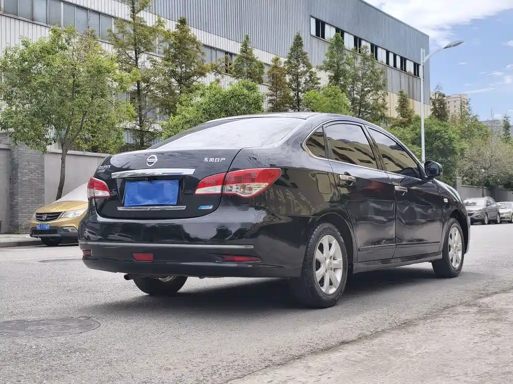 NISSAN SYLPHY 2016
