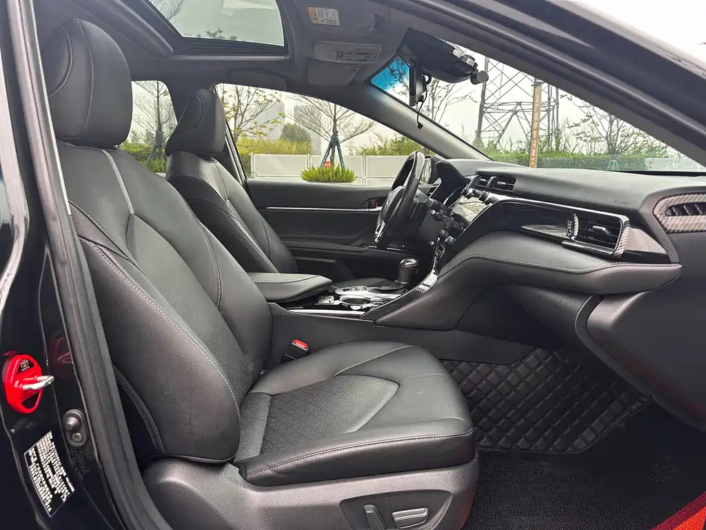 TOYOTA CAMRY 2020