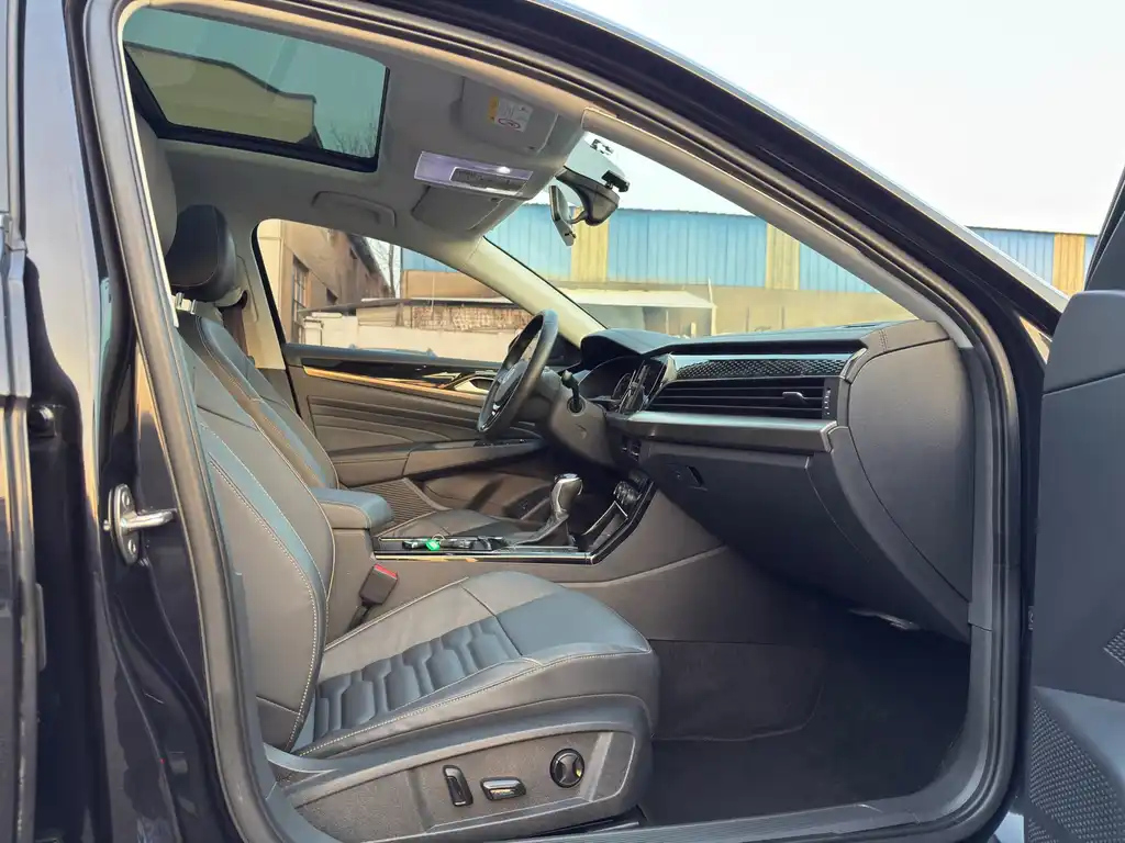 VOLKSWAGEN PASSAT 2020