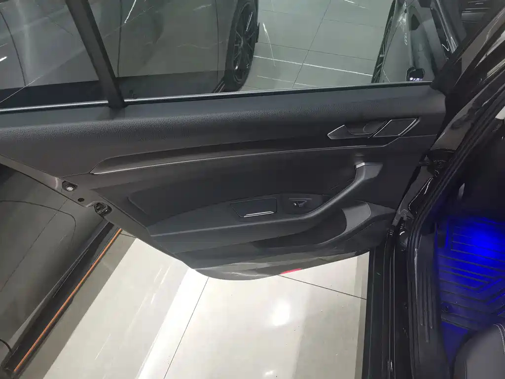VOLKSWAGEN MAGOTAN 2021