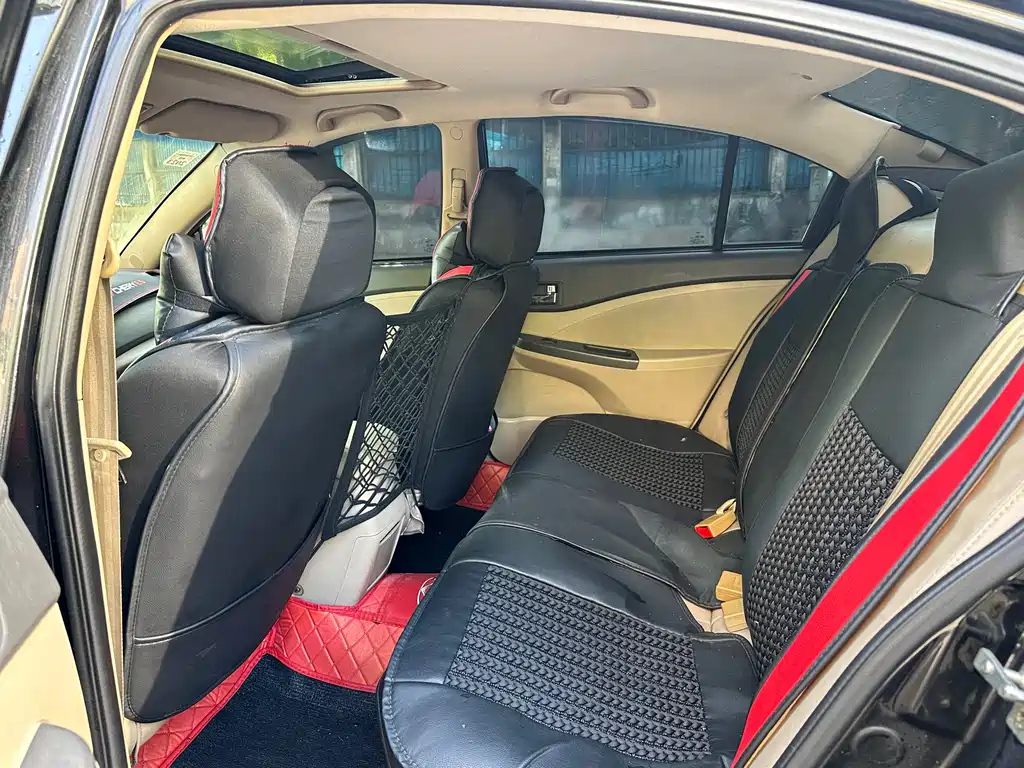 CHERY E5 2012