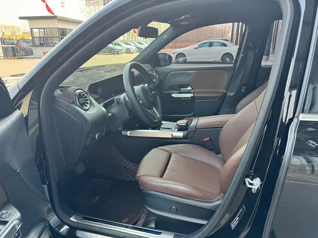MERCEDES BENZ GLB 2021