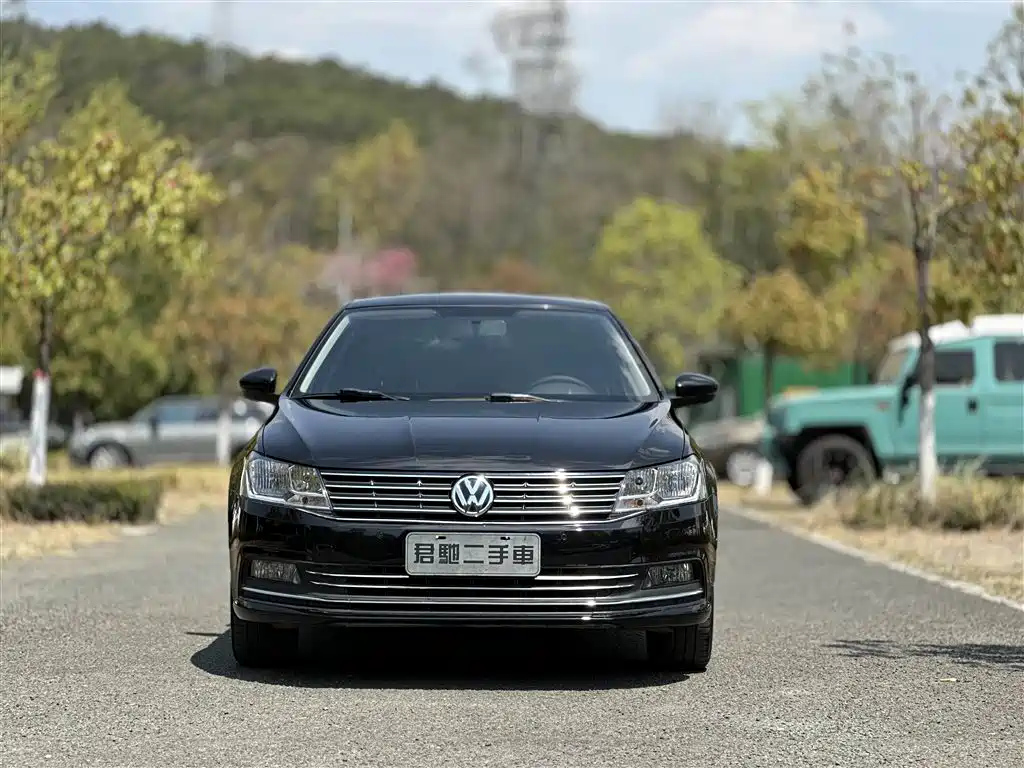 VOLKSWAGEN LAVIDA 2016