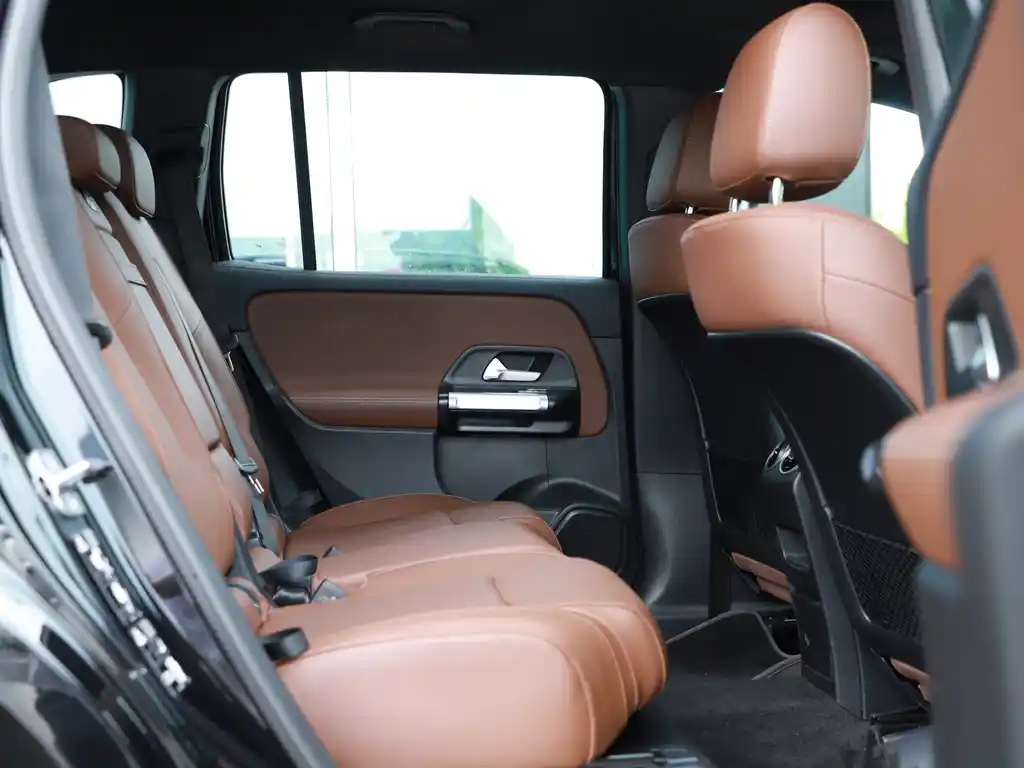 MERCEDES BENZ GLB 2024