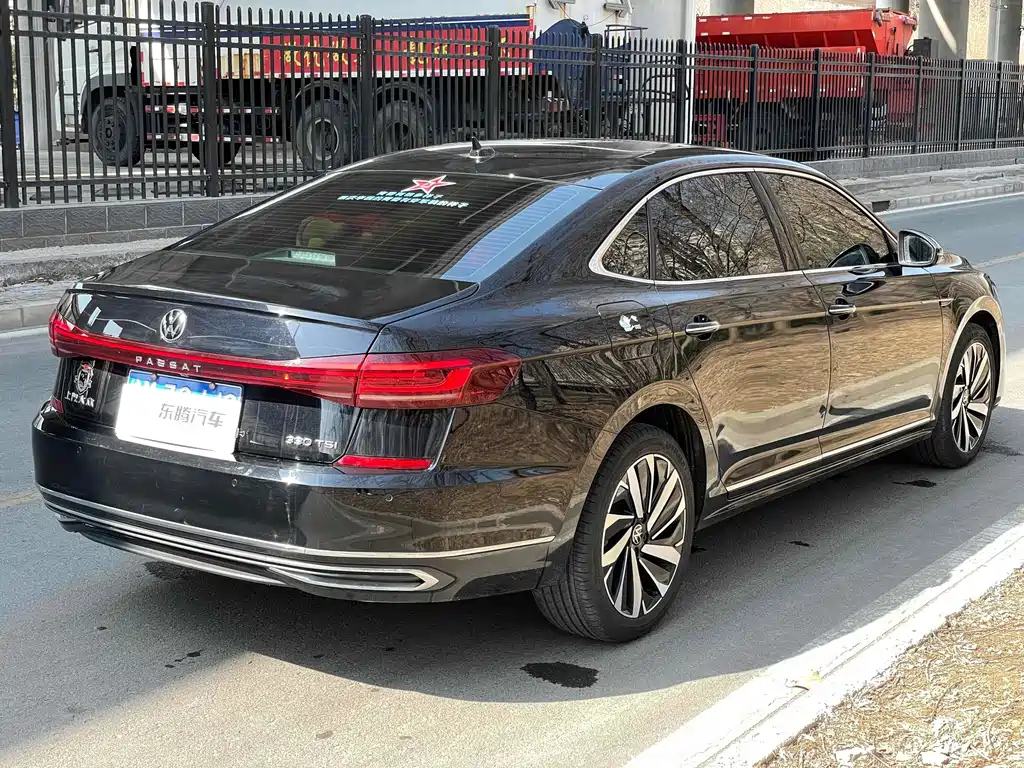 VOLKSWAGEN PASSAT 2022