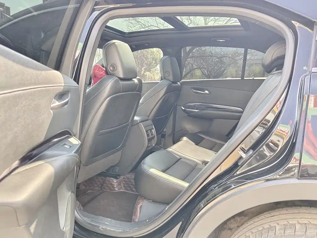 CADILLAC XT4 2021