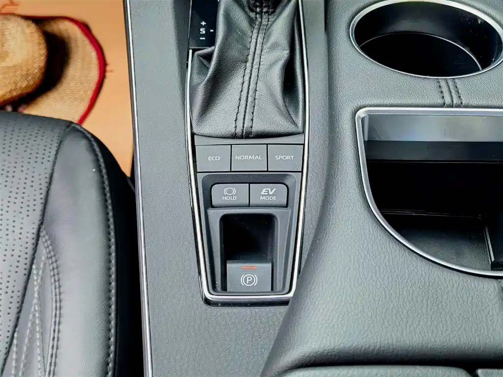 TOYOTA AVALON 2021