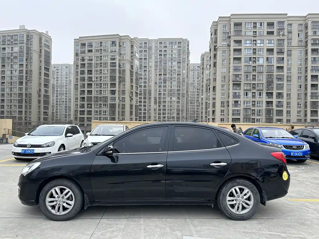 HYUNDAI CELESTA 2011
