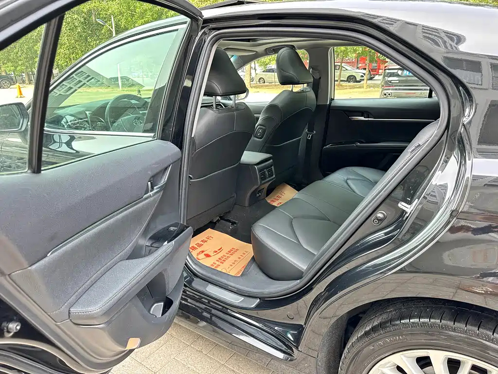 TOYOTA CAMRY 2021