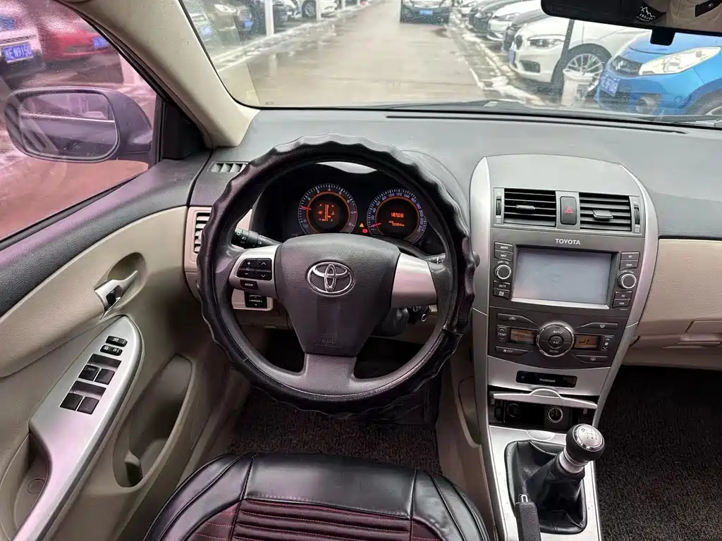 TOYOTA COROLLA 2014