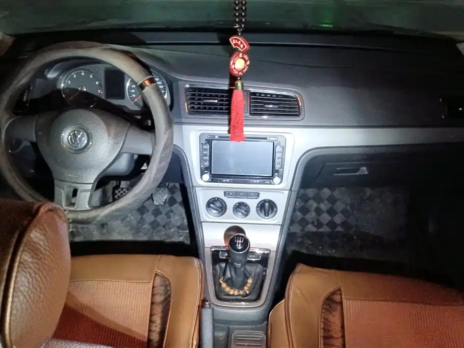 VOLKSWAGEN LAVIDA 2013