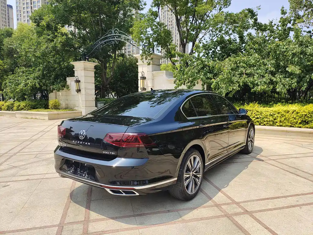 VOLKSWAGEN MAGOTAN 2023