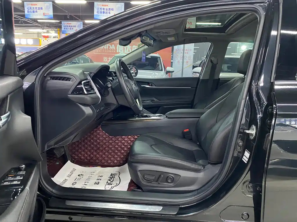 TOYOTA CAMRY 2020