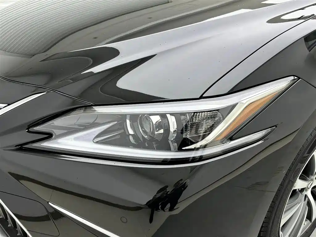 LEXUS ES 2021