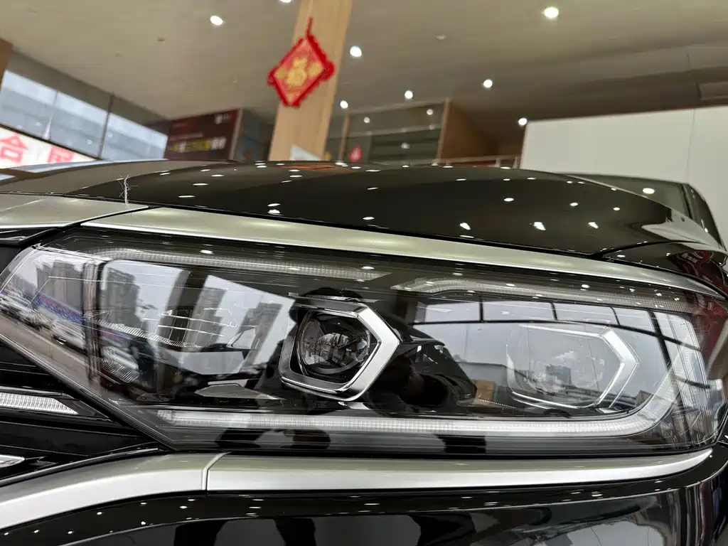 VOLKSWAGEN PASSAT 2023