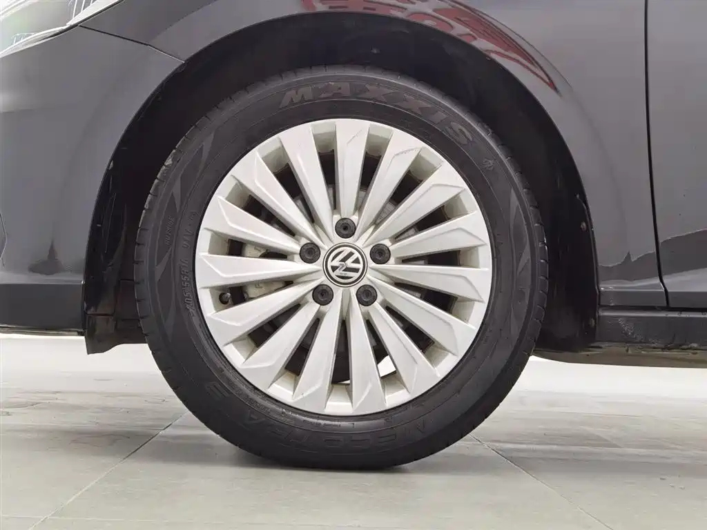 VOLKSWAGEN LAVIDA 2021