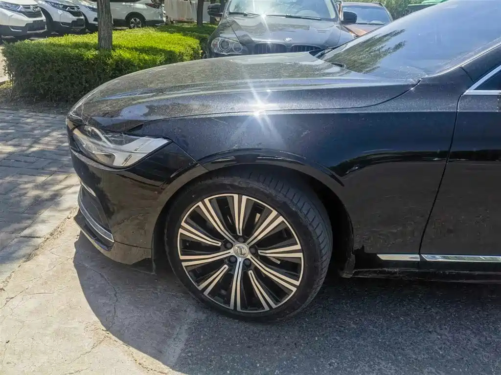 VOLVO S90 2021