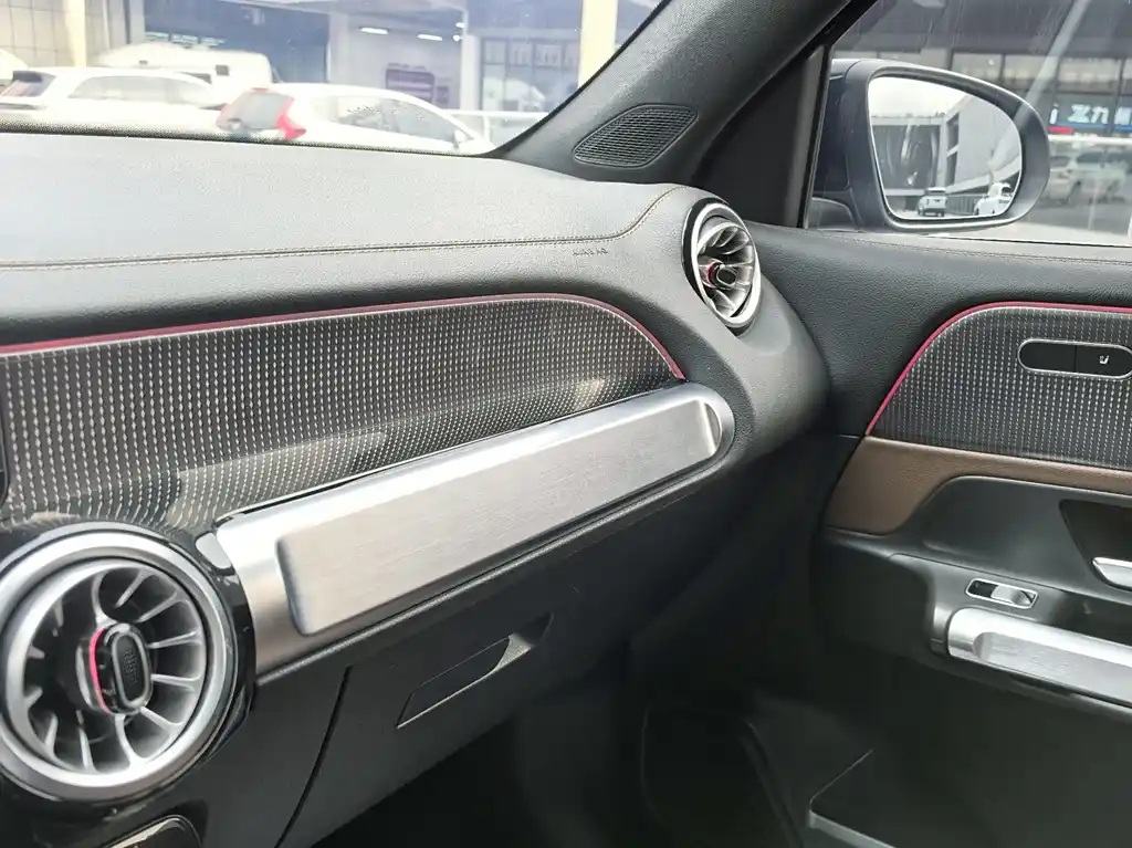 MERCEDES BENZ GLB 2022